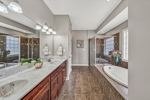 5690 Sullivan LN, Roanoke, VA 24012