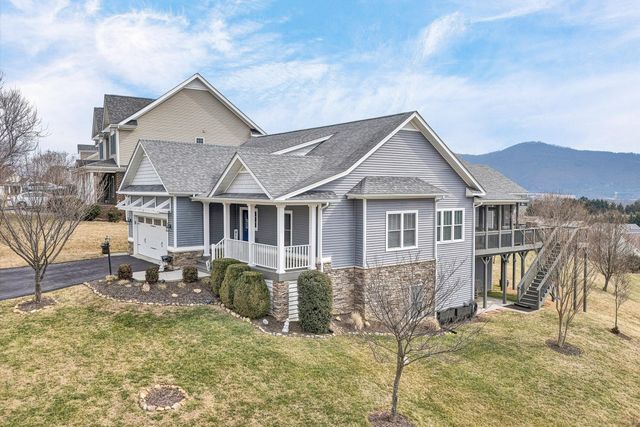 5690 Sullivan LN, Roanoke, VA 24012