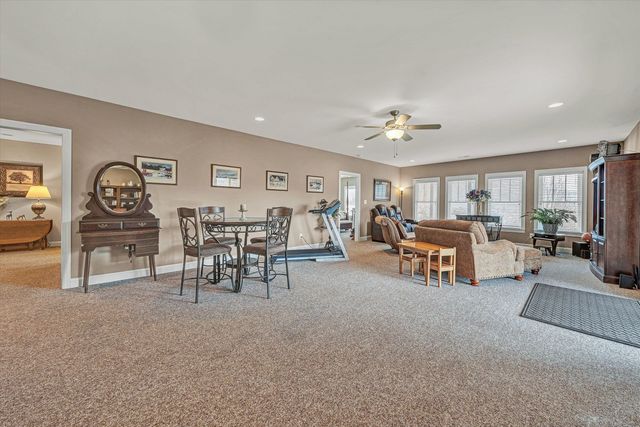 5690 Sullivan LN, Roanoke, VA 24012