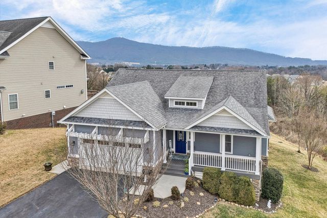 5690 Sullivan LN, Roanoke, VA 24012