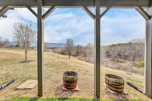 5690 Sullivan LN, Roanoke, VA 24012