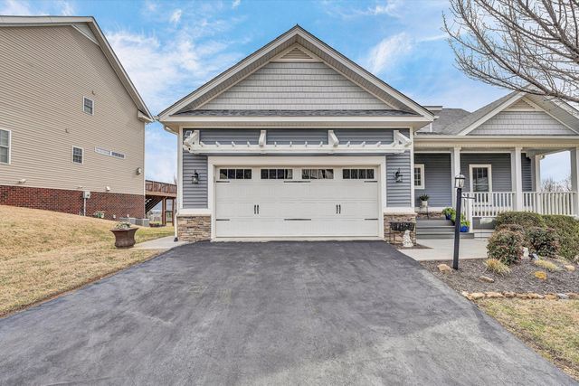 5690 Sullivan LN, Roanoke, VA 24012