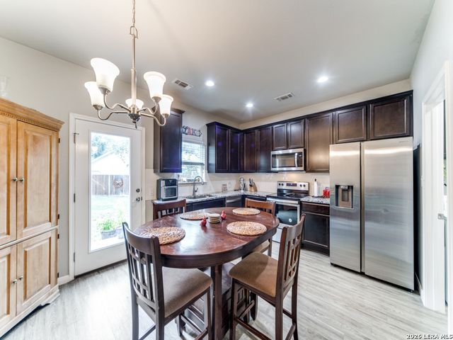 326 VALLEY STAR DR, Canyon Lake, TX 78133