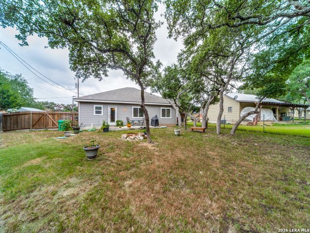 326 VALLEY STAR DR, Canyon Lake, TX 78133