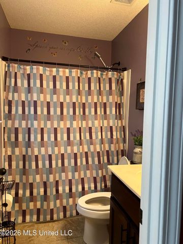 3881 W Farm Pond Cove, Southaven, MS 38671