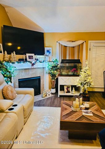 3881 W Farm Pond Cove, Southaven, MS 38671