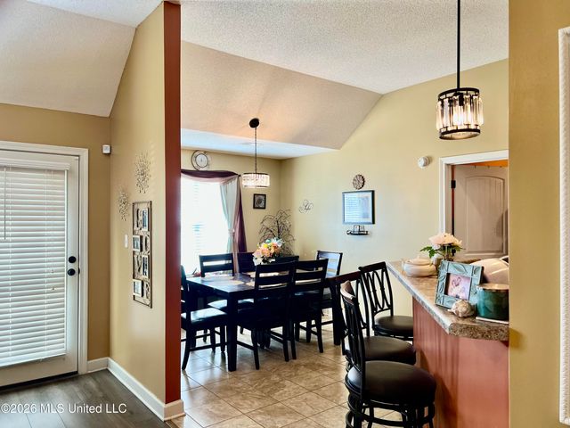 3881 W Farm Pond Cove, Southaven, MS 38671