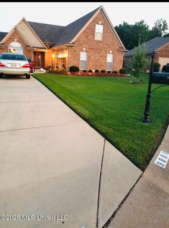 3881 W Farm Pond Cove, Southaven, MS 38671