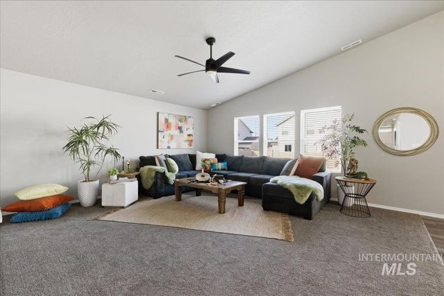 17627 N Helmer Ave, Nampa, ID 83687