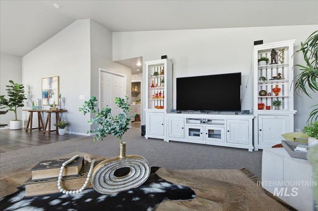 17627 N Helmer Ave, Nampa, ID 83687