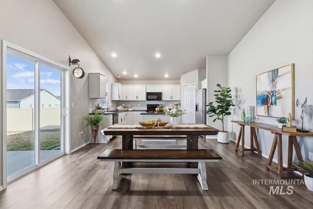 17627 N Helmer Ave, Nampa, ID 83687