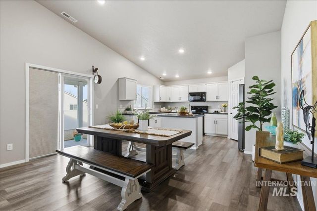 17627 N Helmer Ave, Nampa, ID 83687