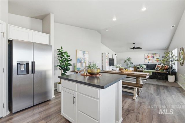 17627 N Helmer Ave, Nampa, ID 83687