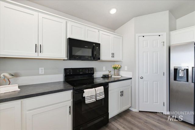 17627 N Helmer Ave, Nampa, ID 83687