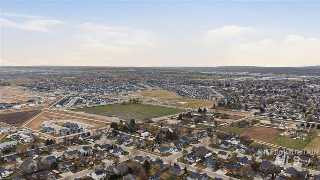 17627 N Helmer Ave, Nampa, ID 83687