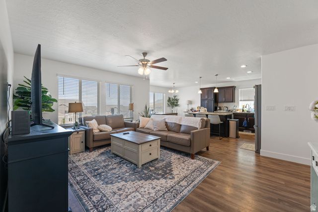932 N OLSON DR, Saratoga Springs, UT 84045