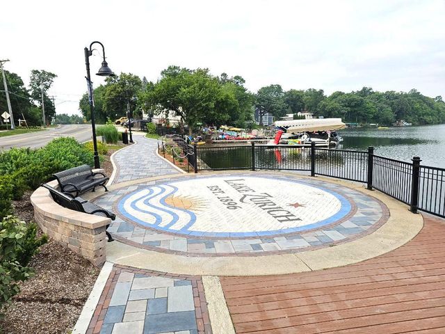 806 June Terrace, Lake Zurich, IL 60047
