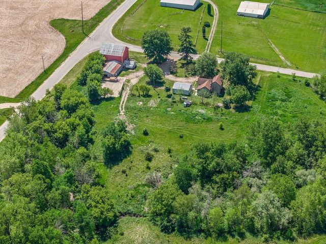 E7084 Ski Hill Road, Reedsburg, WI 53959
