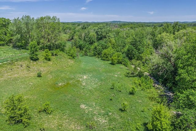 E7084 Ski Hill Road, Reedsburg, WI 53959