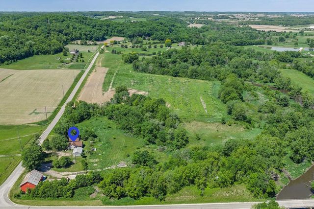 E7084 Ski Hill Road, Reedsburg, WI 53959