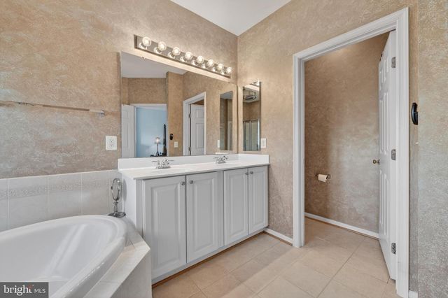 8465 KIRBY LIONSDALE DR, Lorton, VA 22079
