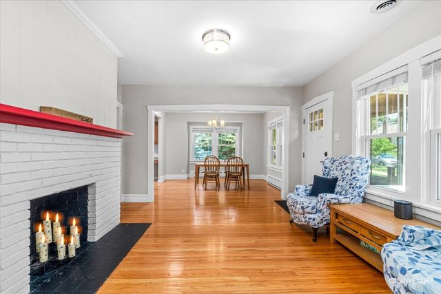 508 Newton Avenue, Glen Ellyn, IL 60137