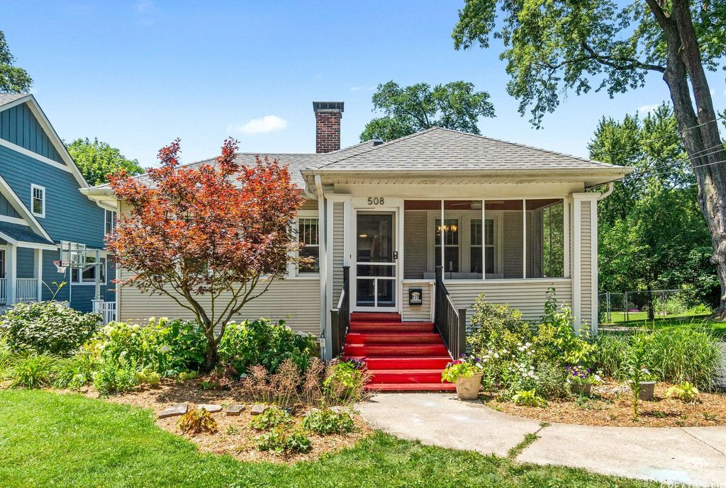 508 Newton Avenue, Glen Ellyn, IL 60137
