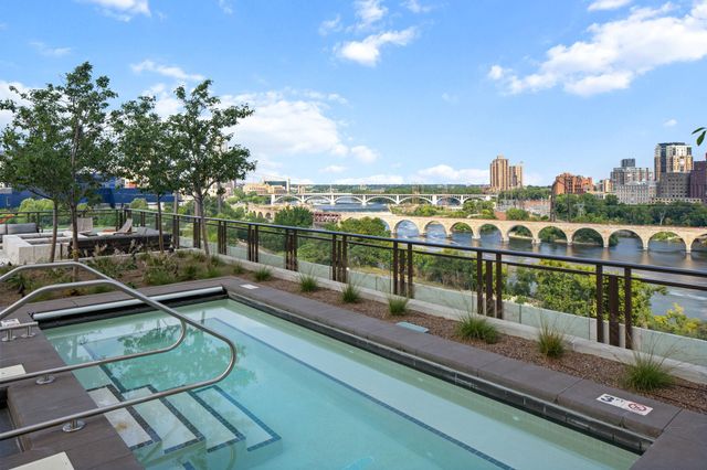 1111 W River Parkway 25A, Minneapolis, MN 55415