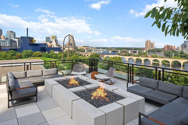 1111 W River Parkway 25A, Minneapolis, MN 55415