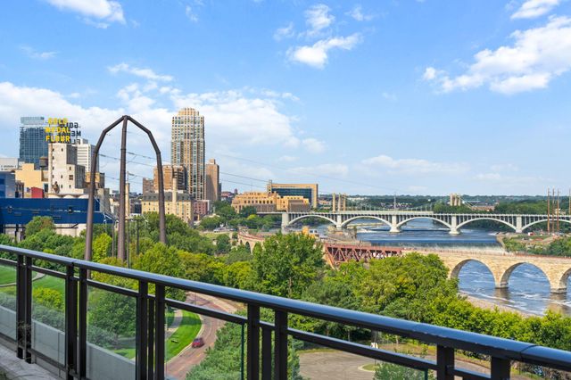 1111 W River Parkway 25A, Minneapolis, MN 55415