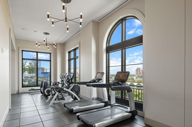1111 W River Parkway 25A, Minneapolis, MN 55415