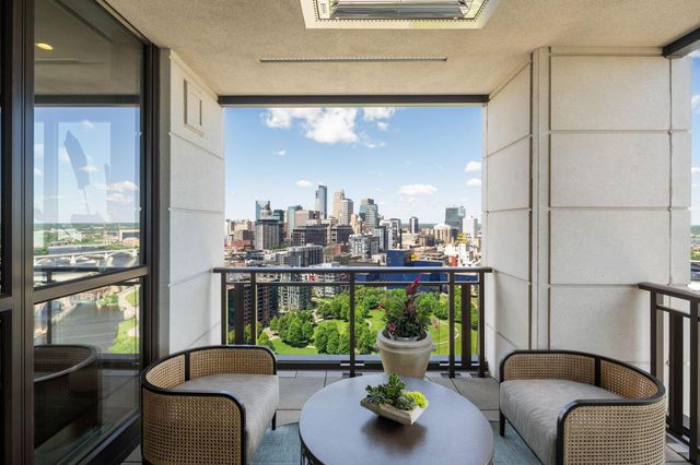1111 W River Parkway 25A, Minneapolis, MN 55415