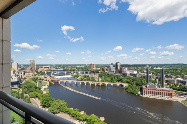 1111 W River Parkway 25A, Minneapolis, MN 55415