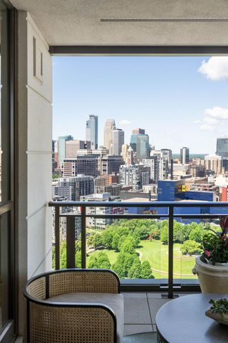 1111 W River Parkway 25A, Minneapolis, MN 55415