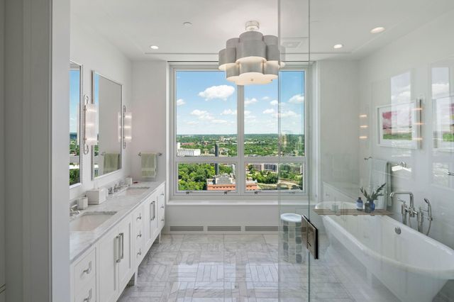 1111 W River Parkway 25A, Minneapolis, MN 55415