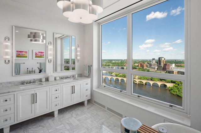 1111 W River Parkway 25A, Minneapolis, MN 55415