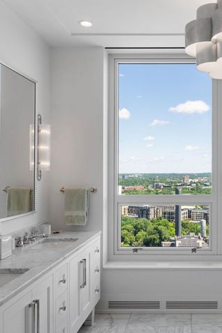 1111 W River Parkway 25A, Minneapolis, MN 55415