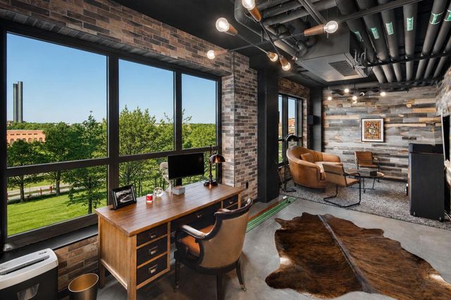 1111 W River Parkway 25A, Minneapolis, MN 55415