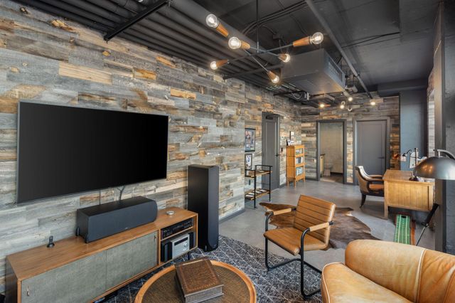 1111 W River Parkway 25A, Minneapolis, MN 55415