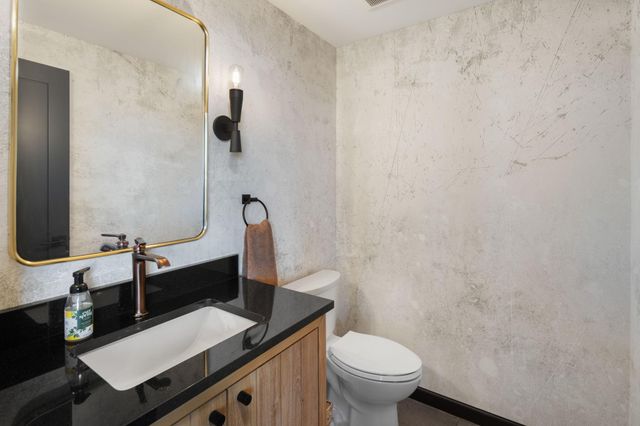 1111 W River Parkway 25A, Minneapolis, MN 55415