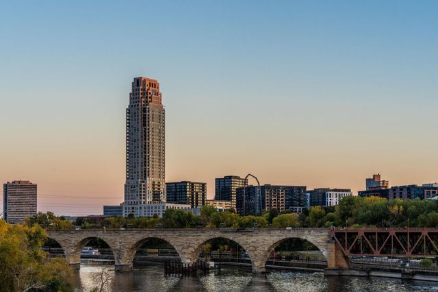 1111 W River Parkway 25A, Minneapolis, MN 55415