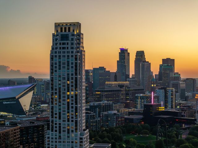 1111 W River Parkway 25A, Minneapolis, MN 55415