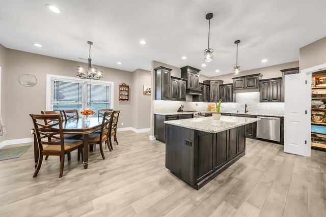 5804 STEEPLEGATE CT, Wardsville, MO 65101