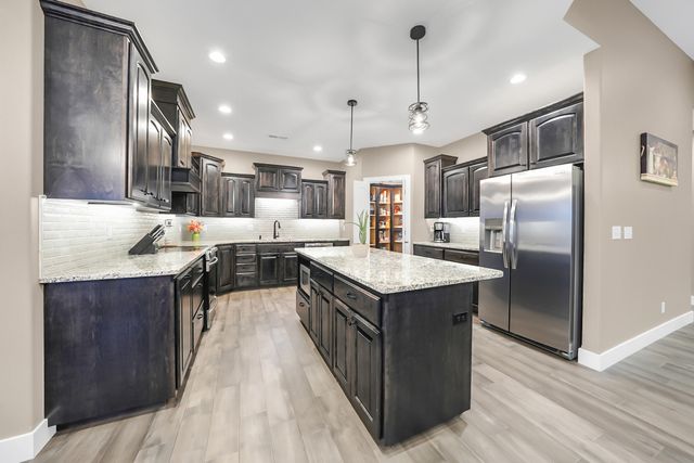 5804 STEEPLEGATE CT, Wardsville, MO 65101