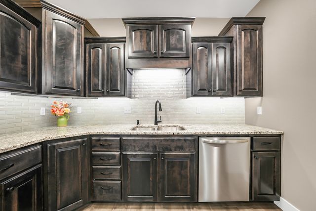 5804 STEEPLEGATE CT, Wardsville, MO 65101