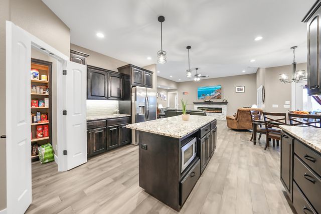 5804 STEEPLEGATE CT, Wardsville, MO 65101