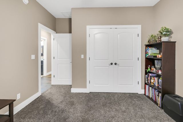 5804 STEEPLEGATE CT, Wardsville, MO 65101