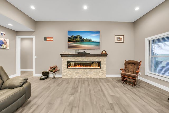 5804 STEEPLEGATE CT, Wardsville, MO 65101