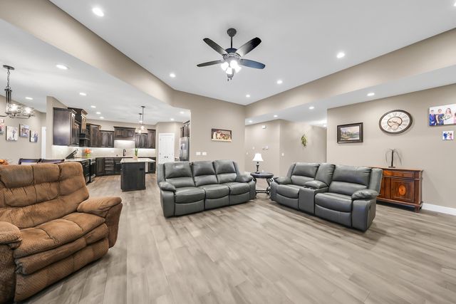 5804 STEEPLEGATE CT, Wardsville, MO 65101