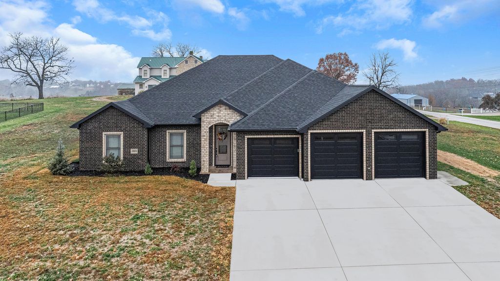 5804 STEEPLEGATE CT, Wardsville, MO 65101